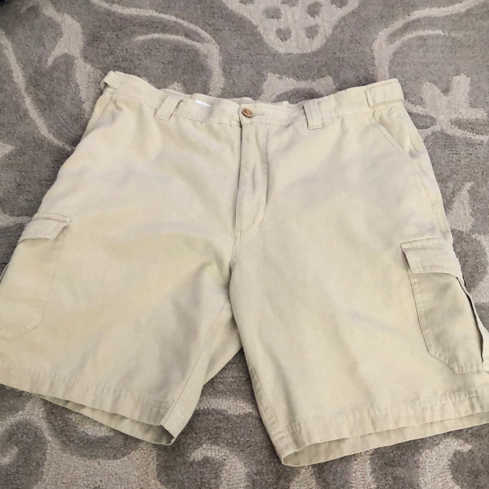 32 Orvis silk mens khaki shorts